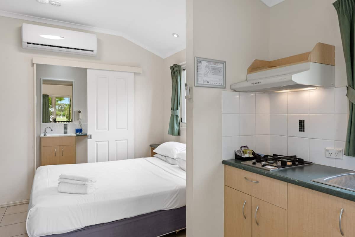 Iron/ironing board, free WiFi, bed sheets, alarm clocks