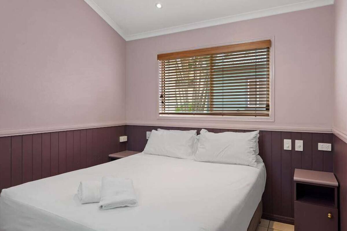 Iron/ironing board, free WiFi, bed sheets, alarm clocks