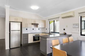Deluxe-Ferienhütte, 3 Schlafzimmer (Spa) | Eigene Küche