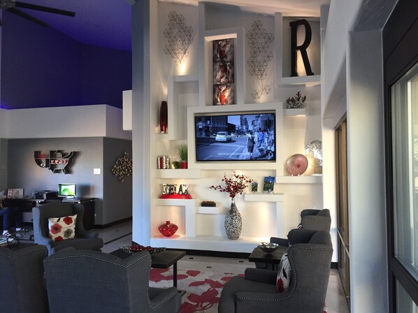 Living room - Ramada Hotel Foothills Tucson (Tucson)