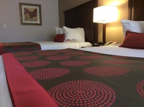 Chambre Standard, 2 grands lits | Vue de la chambre