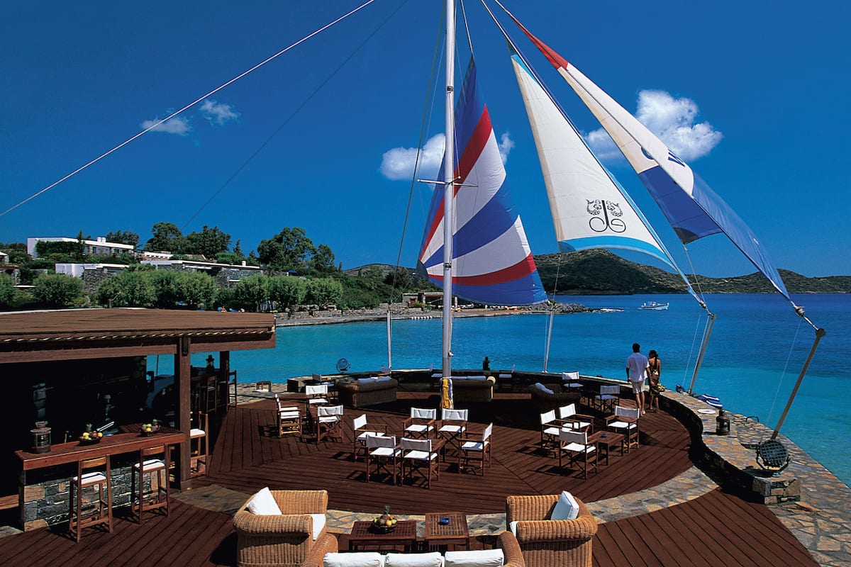 2 bars/lounges, poolside bar, beach bar