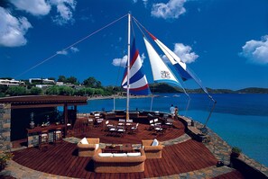 2 bars/lounges, poolside bar, beach bar