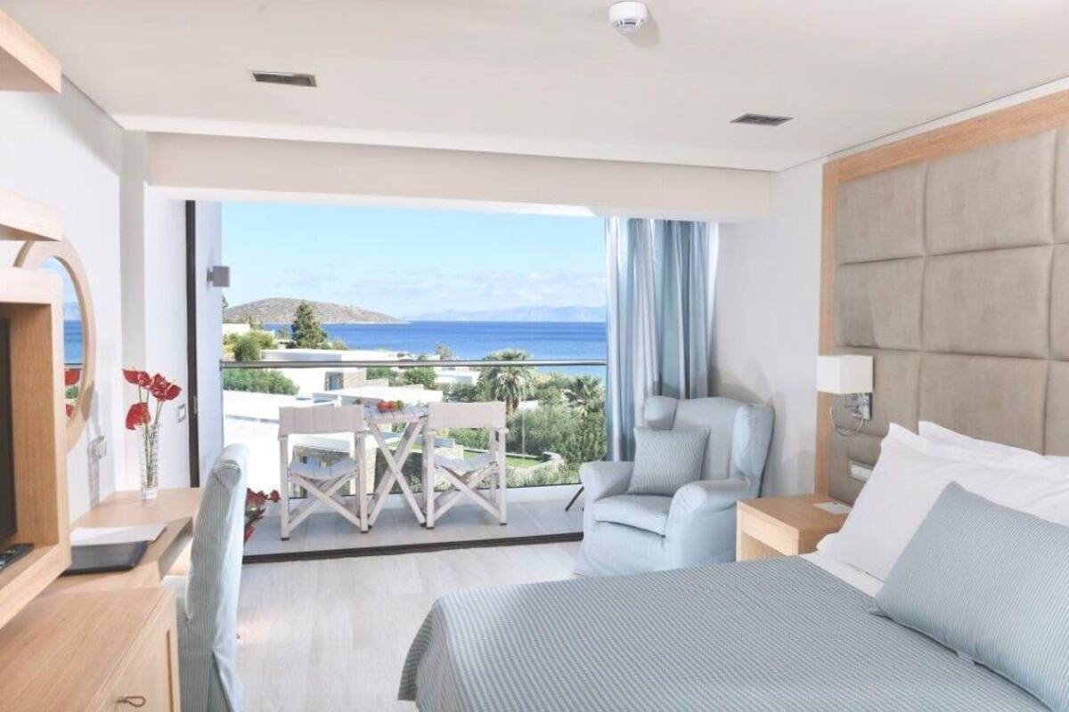 deluxe double room, sea view | beach/ocean view