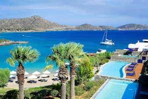 Private beach, sun-loungers, beach umbrellas, beach towels