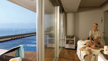 Salas de tratamiento para parejas, un sauna, baño turco