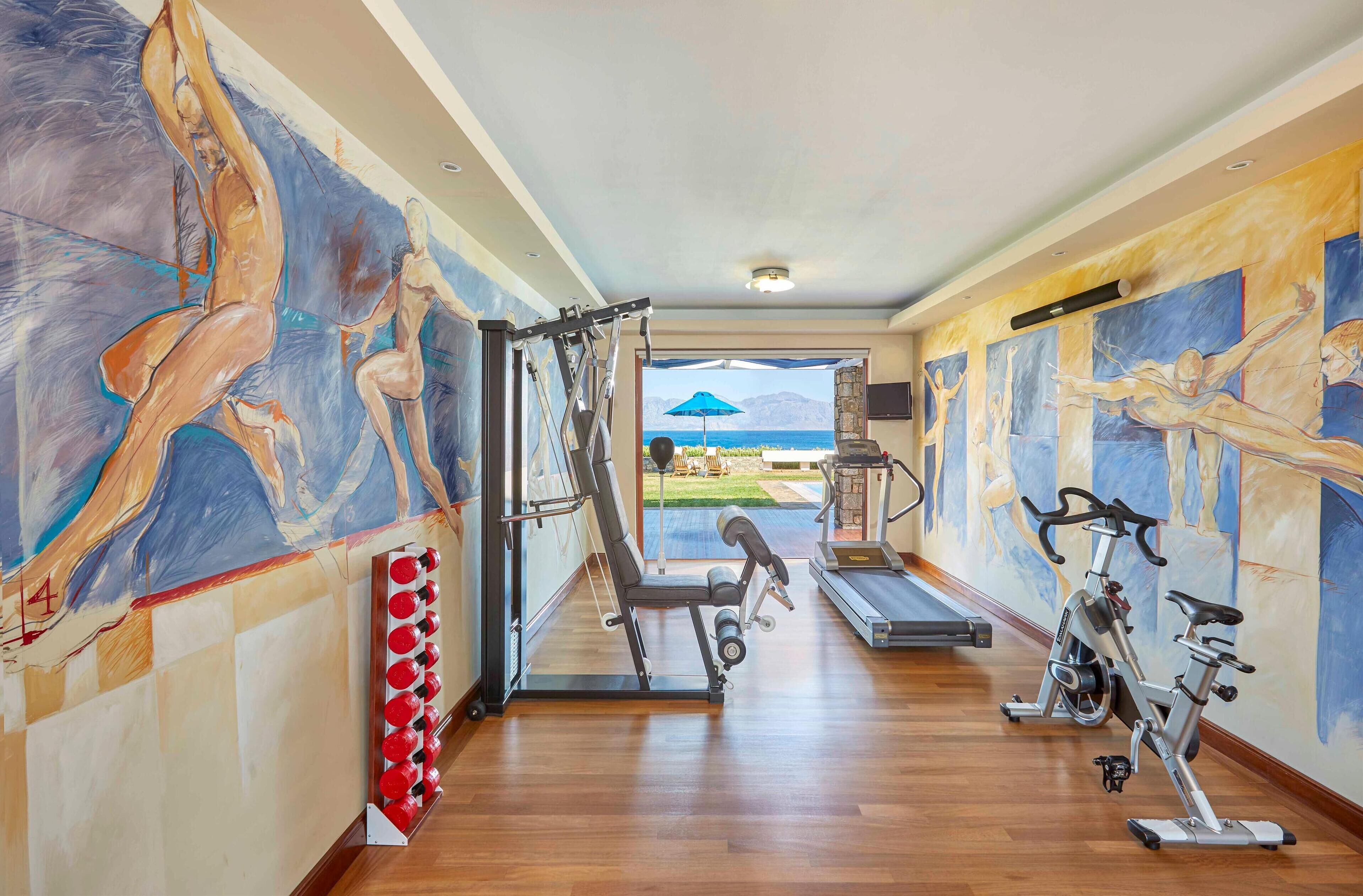 hypo-allergenic bedding, minibar, in-room safe, desk