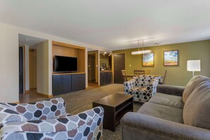 Suite, 1 King Bed, Non Smoking
