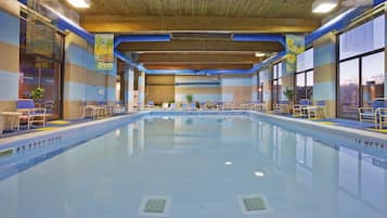 Indoor pool, sun loungers