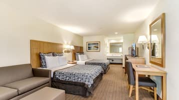 Executive Room, 1 Bedroom | In-room safe, desk, iron/ironing board, cots/infant beds