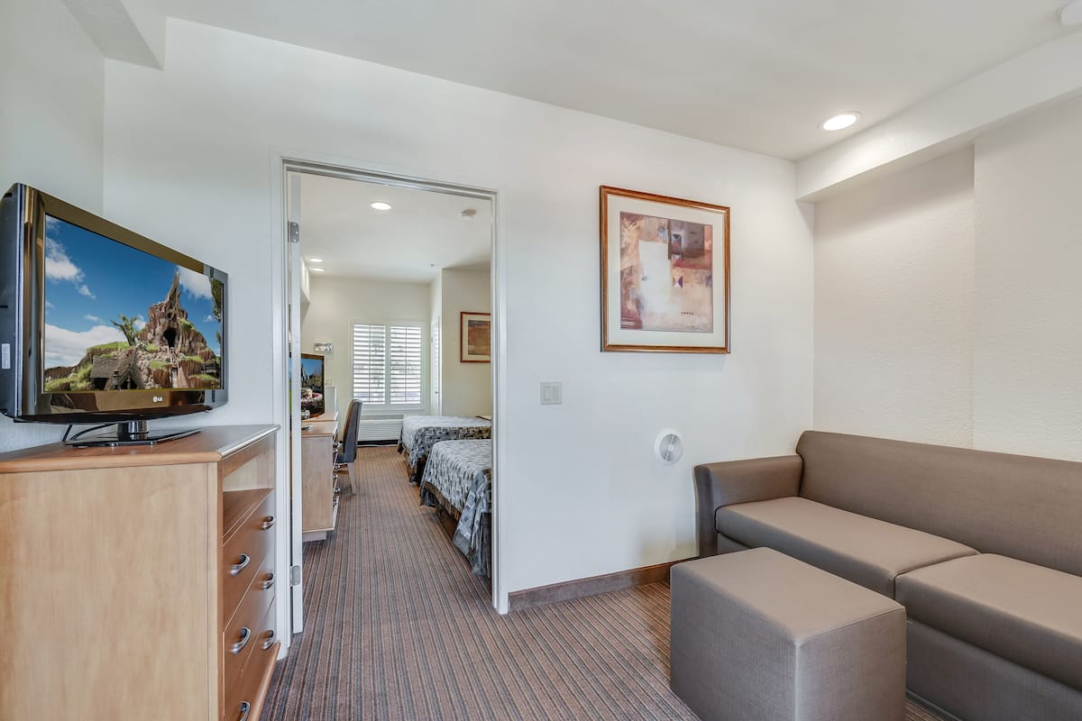 Family Suite, 2 Bedrooms, 2 Bathrooms (1 Sofa Bed) | Living area | 32-inch LCD TV with premium channels, TV