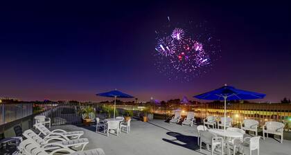Anaheim Desert Inn and Suites