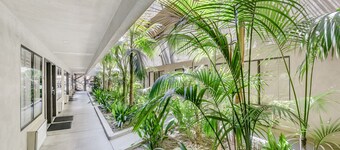 Anaheim Desert Inn and Suites