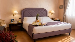 Minibar, in-room safe, desk, laptop workspace - NSM Hotel Cicolella (Foggia)
