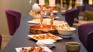 Breakfast, lunch, dinner served; international cuisine