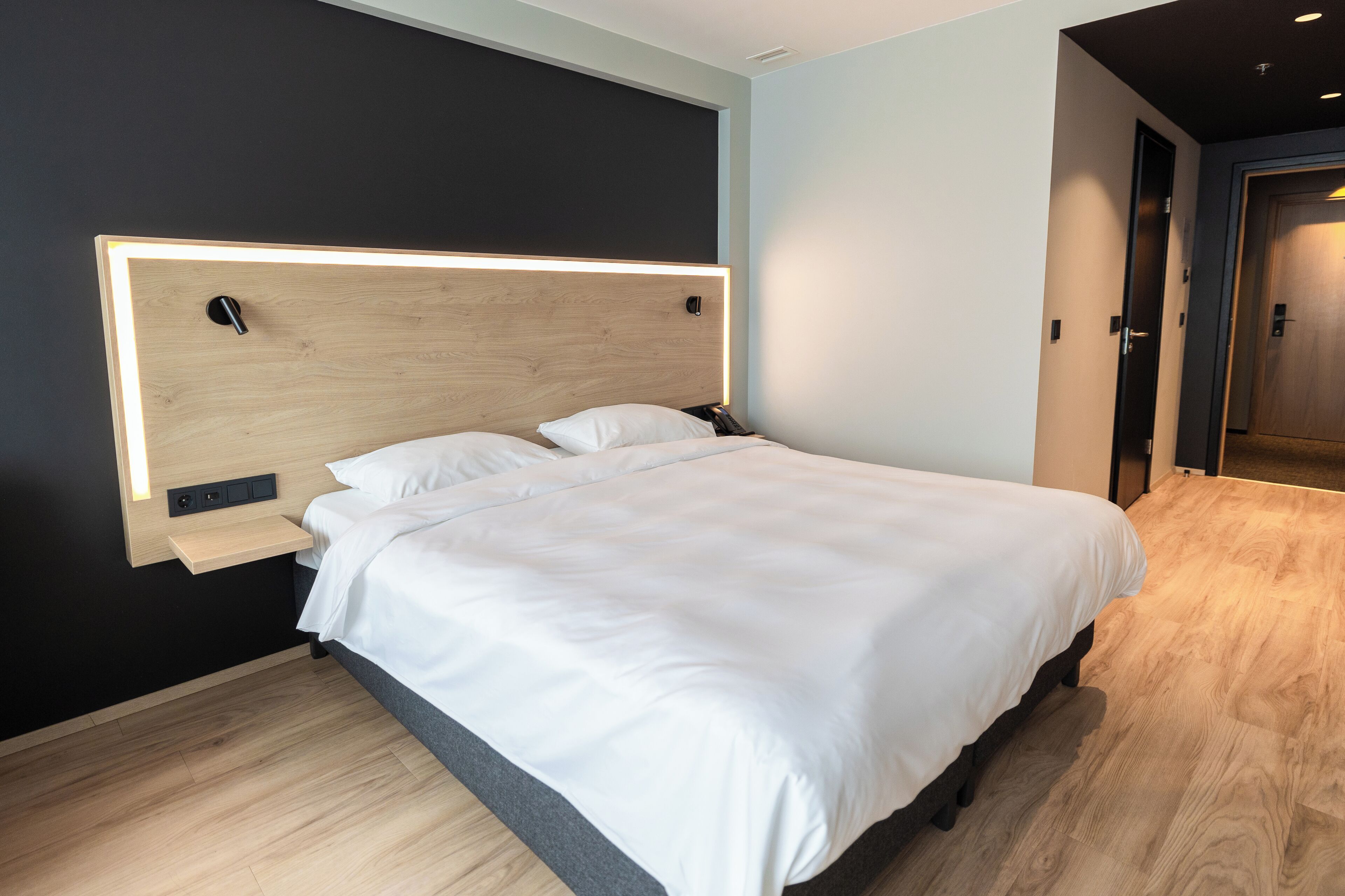 superior room | hypo-allergenic bedding, minibar, in-room safe, desk