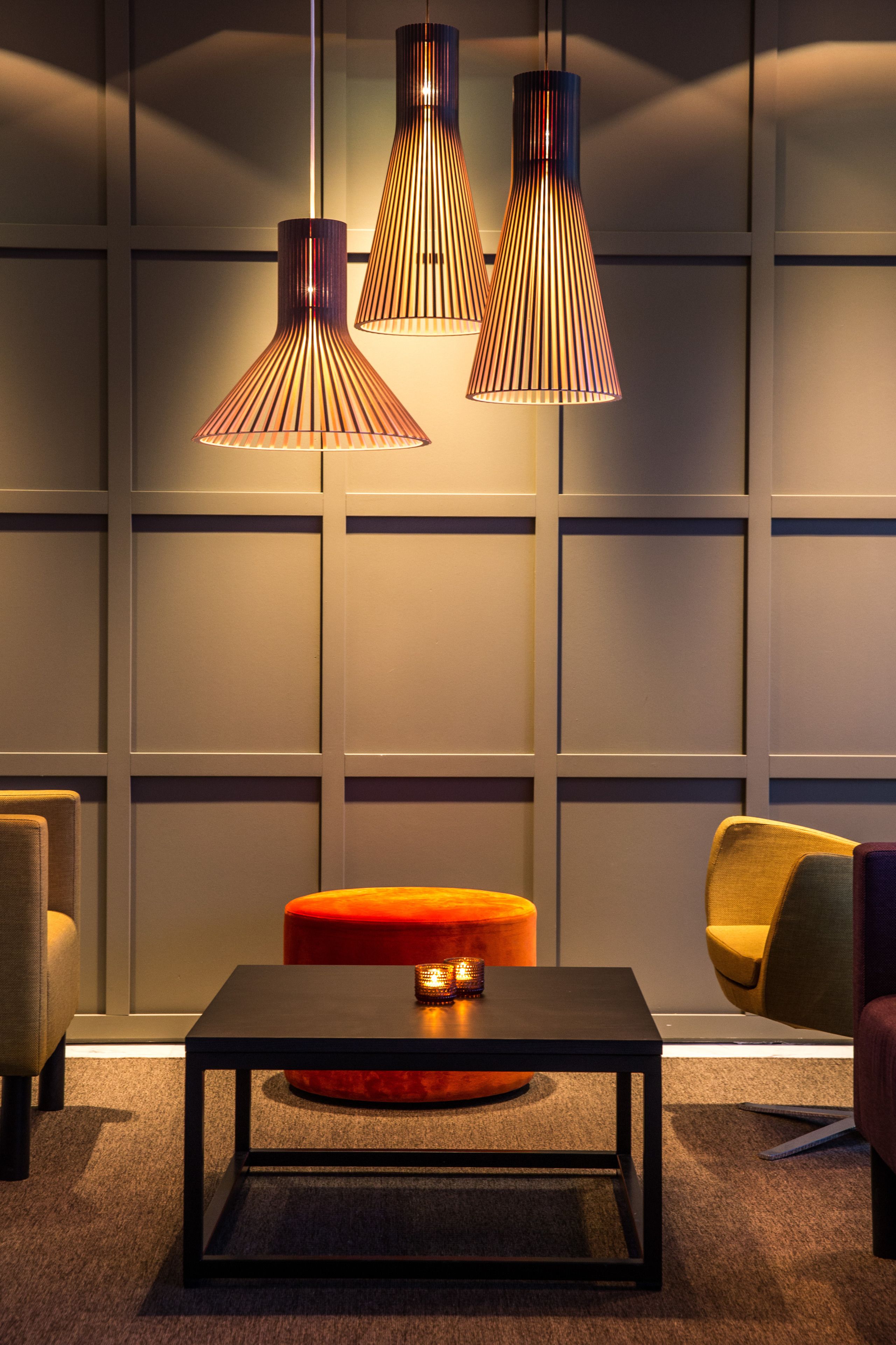 Coin salon dans le hall