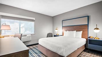 Zimmer, 1 Queen-Bett, Nichtraucher | Schreibtisch, schallisolierte Zimmer, Bügeleisen/Bügelbrett