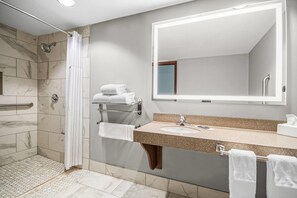 1 Queen Bed, Mobility Accessible Room, Roll-In Shower, Non-Smoking | Accessible bathroom - AmericInn by Wyndham Beloit (Beloit)