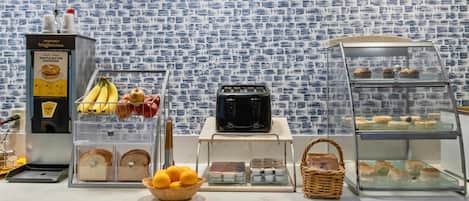 Free daily continental breakfast
