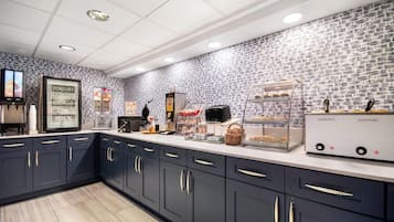 Free daily continental breakfast