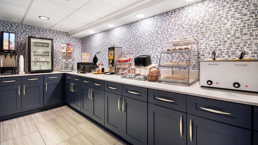 AmericInn by Wyndham Beloit