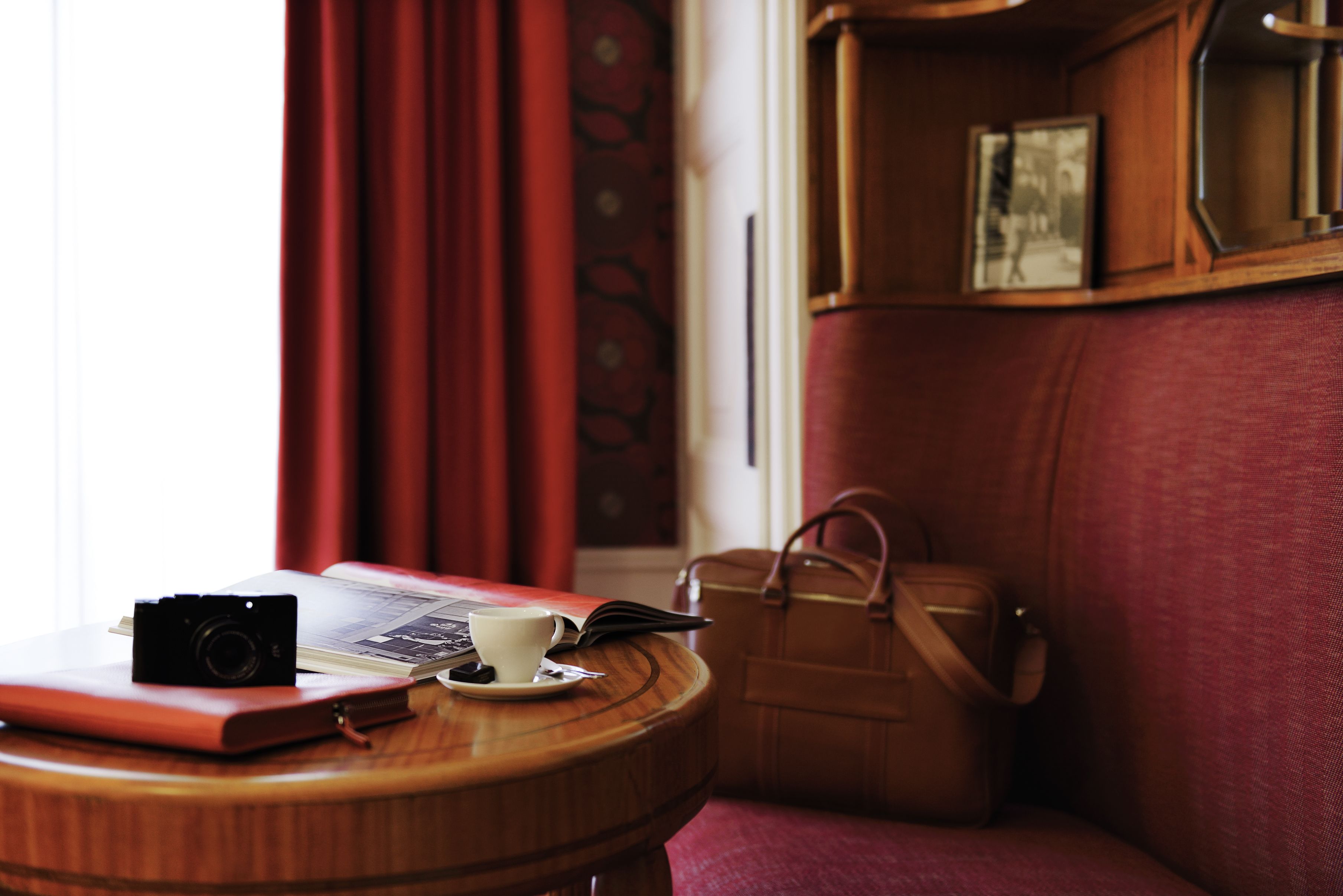 room, 1 double bed | living area | tv