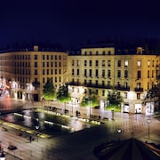 ベルクール広場 (リヨン シティ センター) - ツアーとアクティビティ