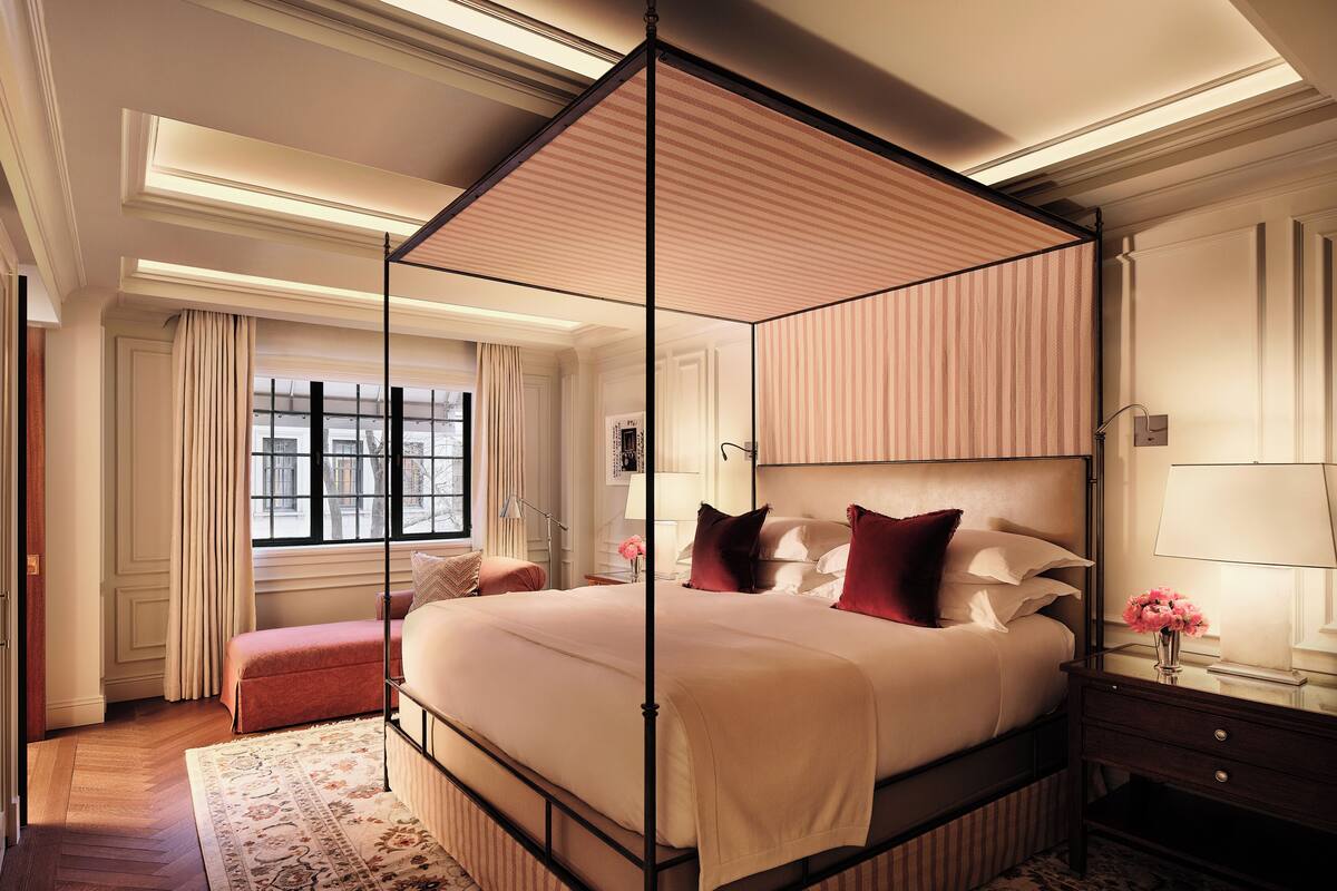 Suite (Park Avenue) | Frette Italian sheets, premium bedding, down comforters, minibar