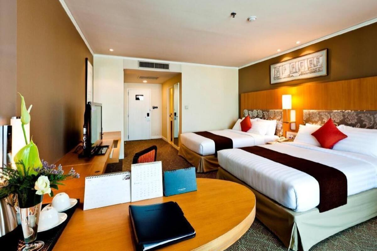 In-room safe, desk, blackout drapes, soundproofing