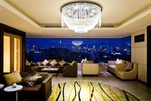 Lobby lounge