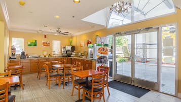 Tägliches inbegriffenes Frühstücksbuffet