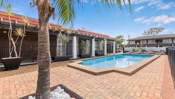 Außenpool, Liegestühle