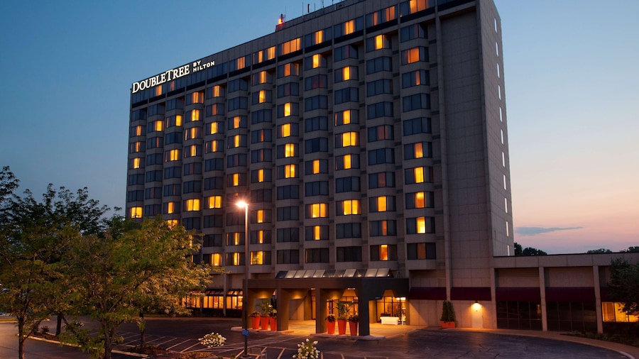 DoubleTree by Hilton Hotel St. Louis - Chesterfield