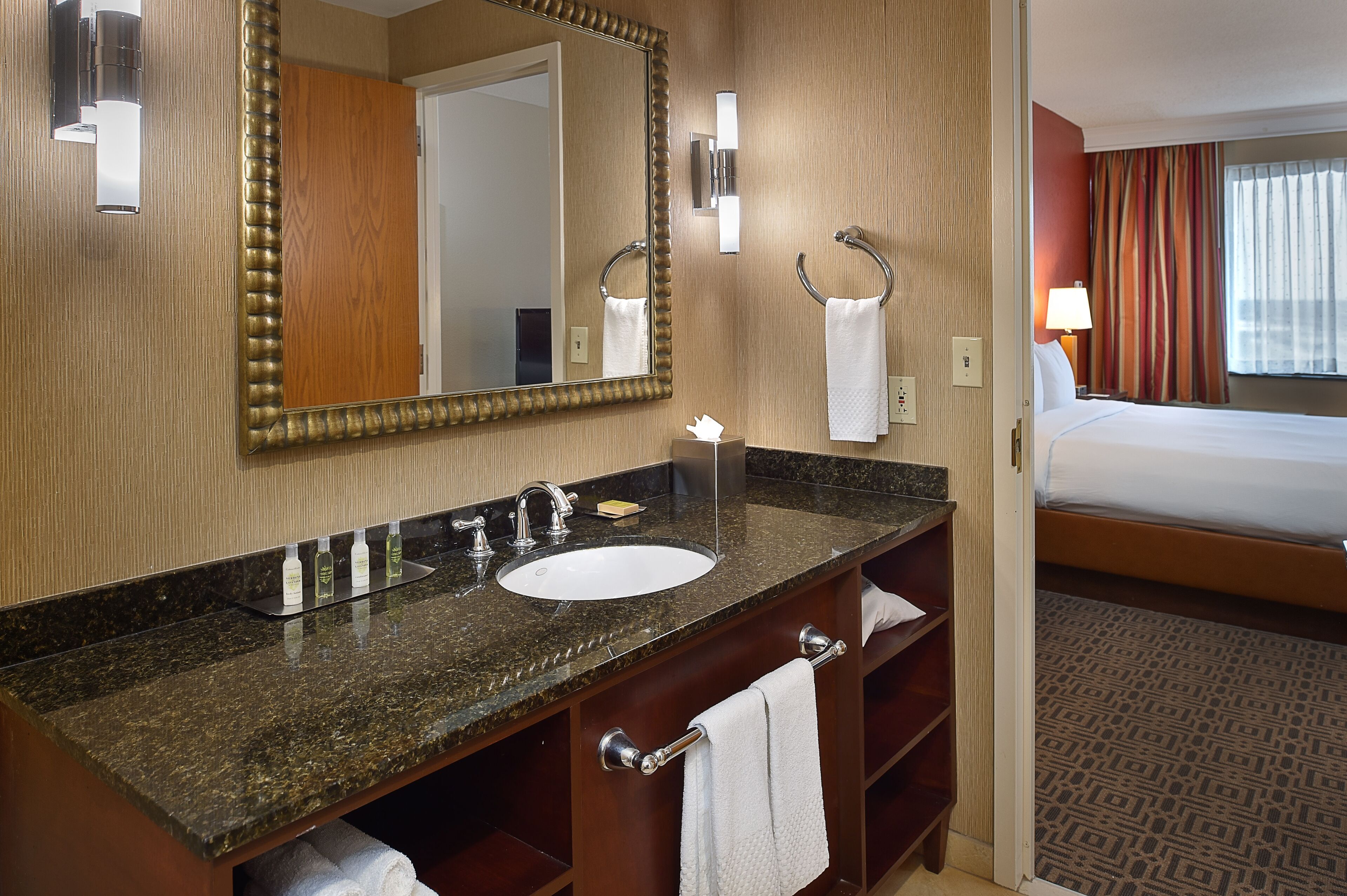 premium bedding, down duvets, in-room safe, desk