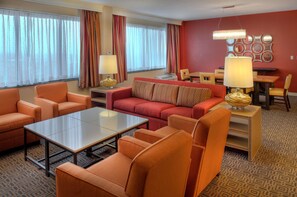 Suite – president, 1 kingsize-seng, ikke-røyk | Sengetøy av topp kvalitet, dundyner, safe på rommet og skrivebord