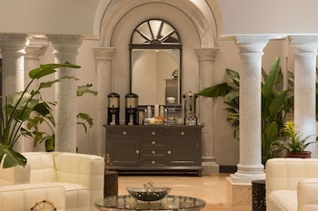 Hotel entrance and lobby at Lexington by Hotel RL Miami Beach