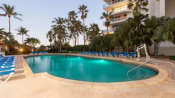 Outdoor pool, pool loungers