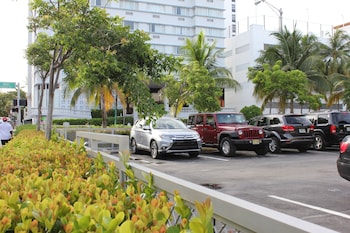 Self parking (USD 42.80 per night) at Lexington by Hotel RL Miami Beach