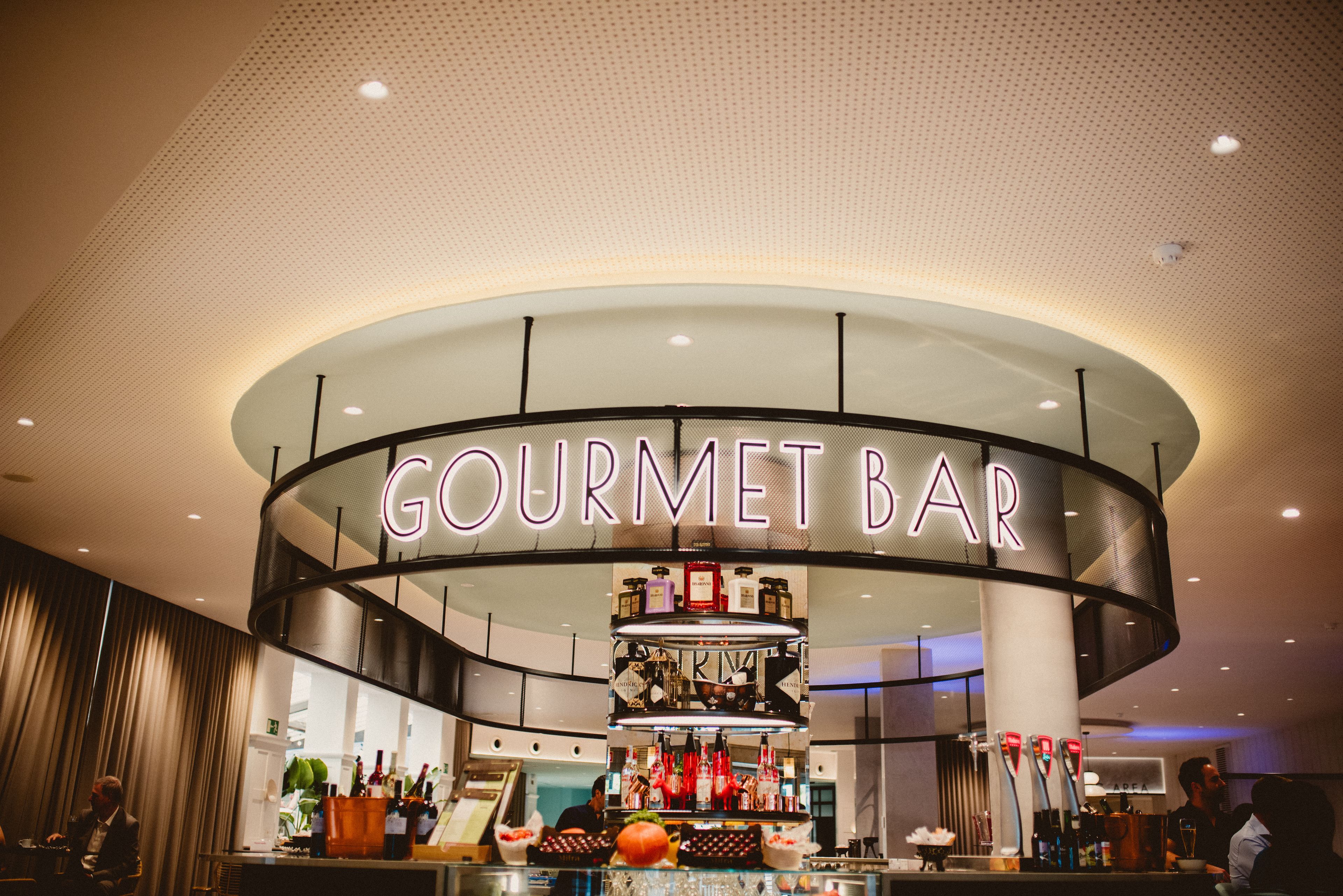 gastropub, poolside views, open daily