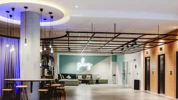 Déjeuner et dßner servis sur place, spécialités Cuisine méditerranéenne