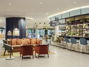 美食酒吧、泳池景观、每天营业