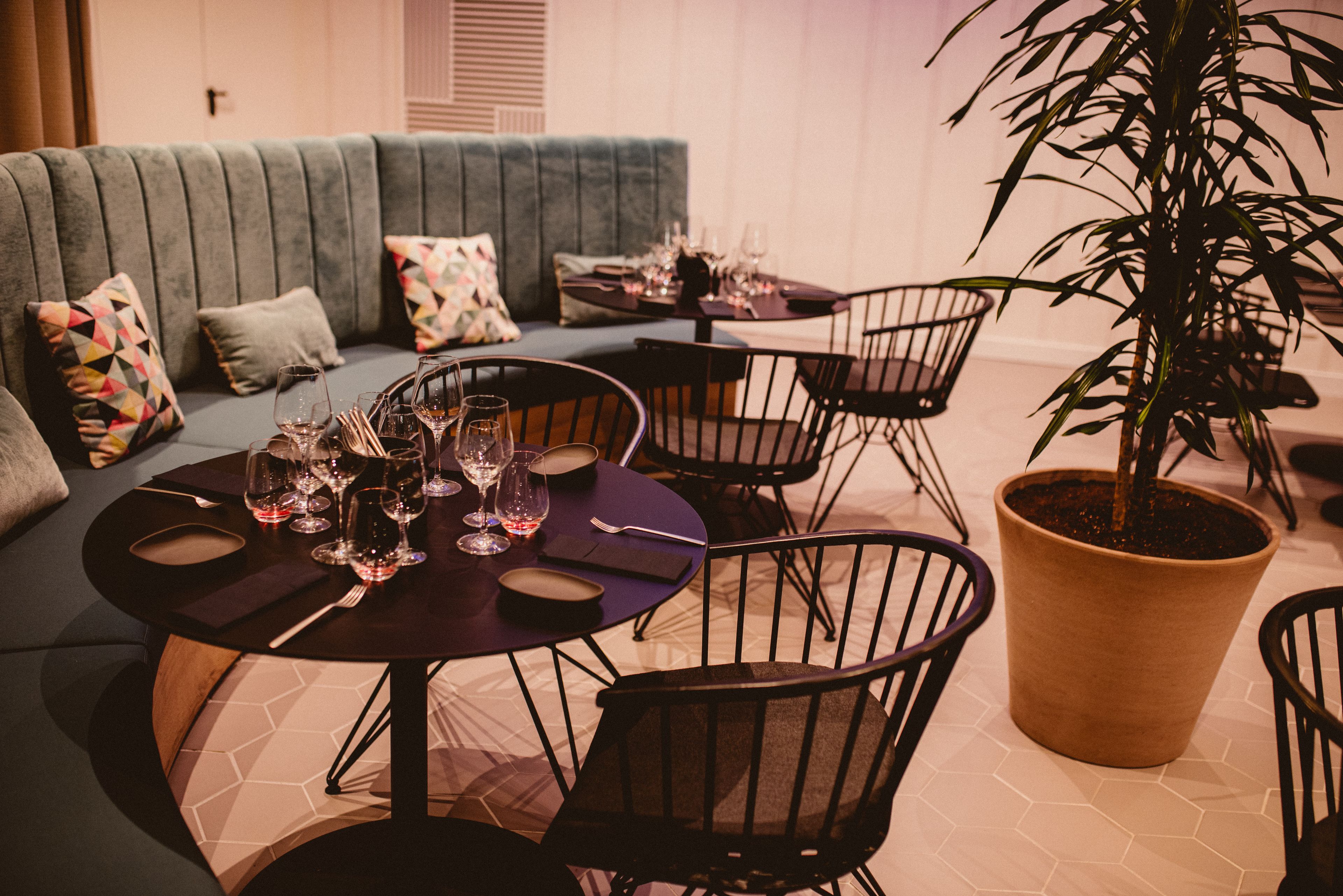 lunch and dinner served, mediterranean cuisine