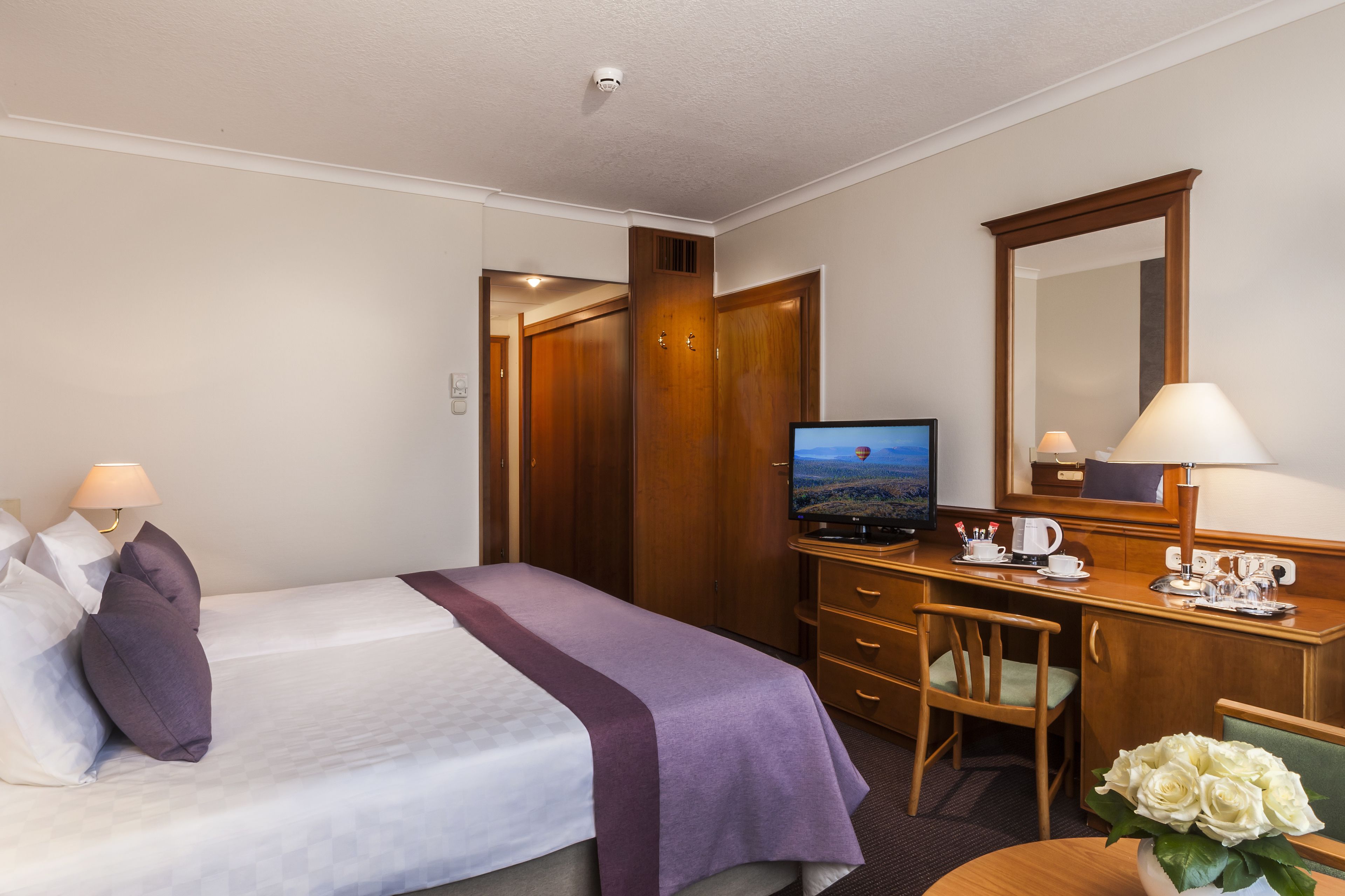 hypo-allergenic bedding, minibar, in-room safe, desk