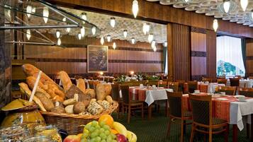 TĂ€gliches FrĂŒhstĂŒcksbuffet gegen GebĂŒhr