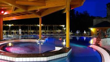 3 indoor pools, outdoor pool, sun loungers