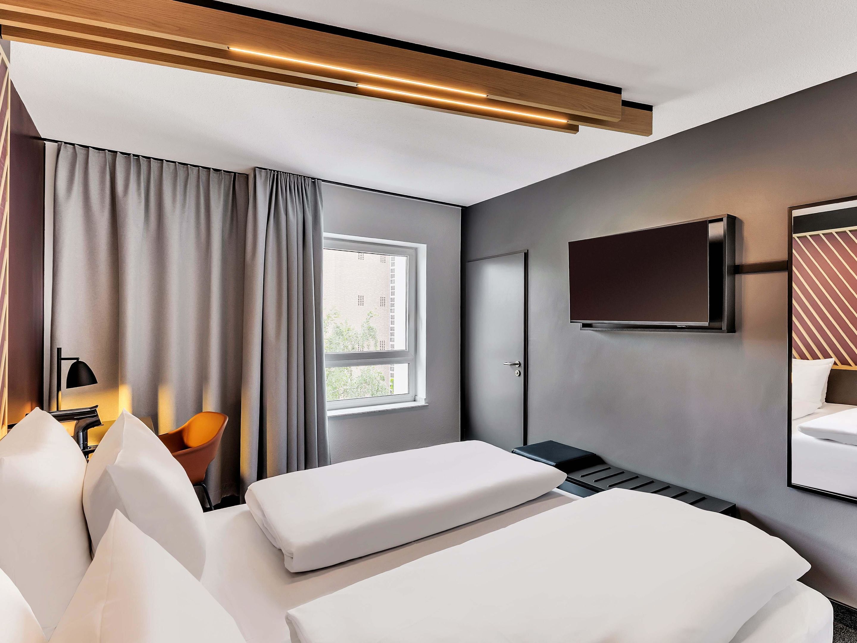 Quarto casal premium | Escrivaninha, cortinas blackout, quartos à prova de som