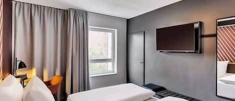 Premium Double Room | Desk, blackout drapes, soundproofing, free WiFi