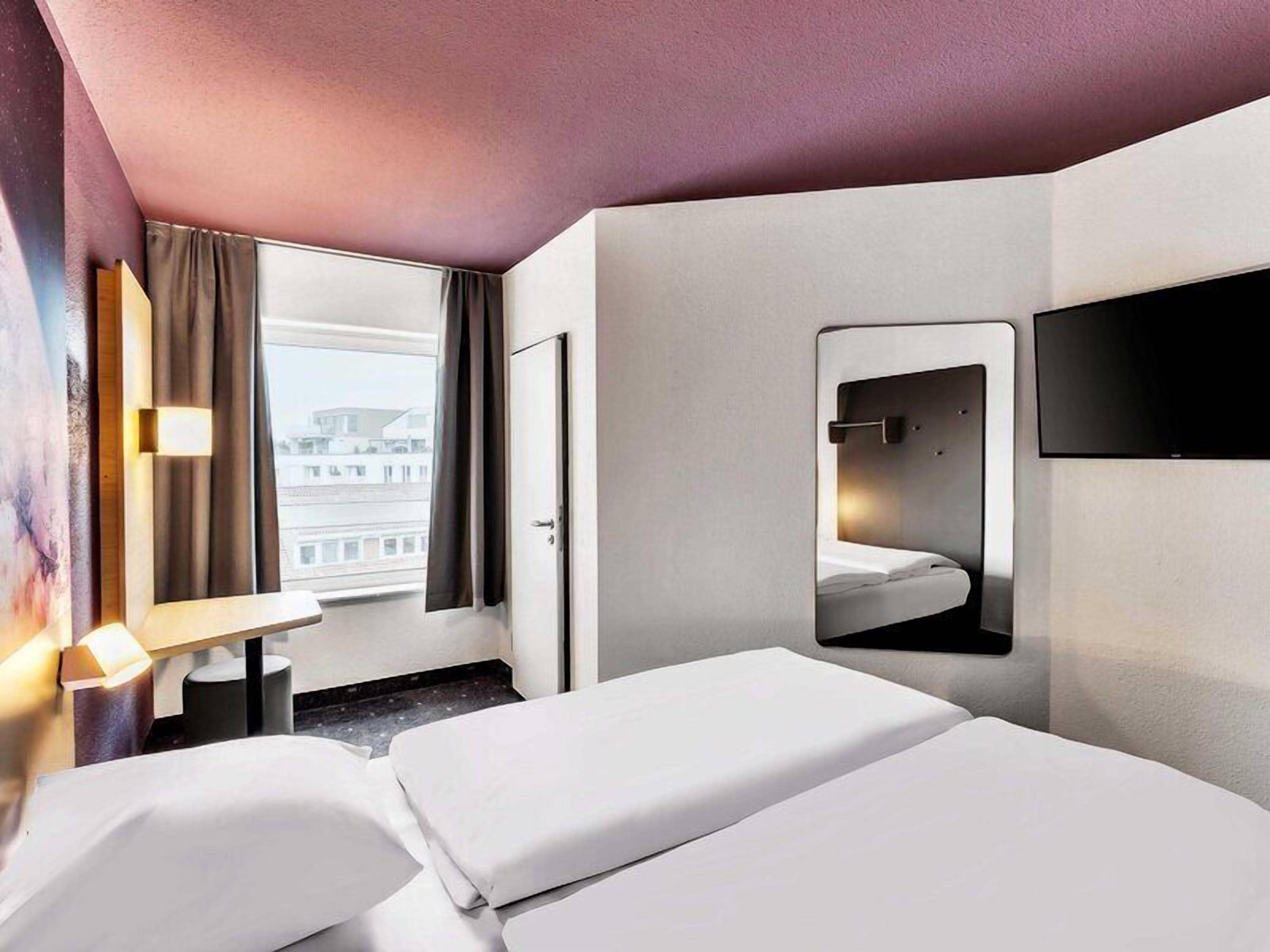 Double Room | Desk, blackout curtains, soundproofing, free WiFi