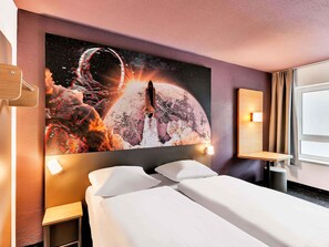 Desk, blackout drapes, soundproofing, free WiFi - B&B Hotel Bremen-Altstadt (Bremen)